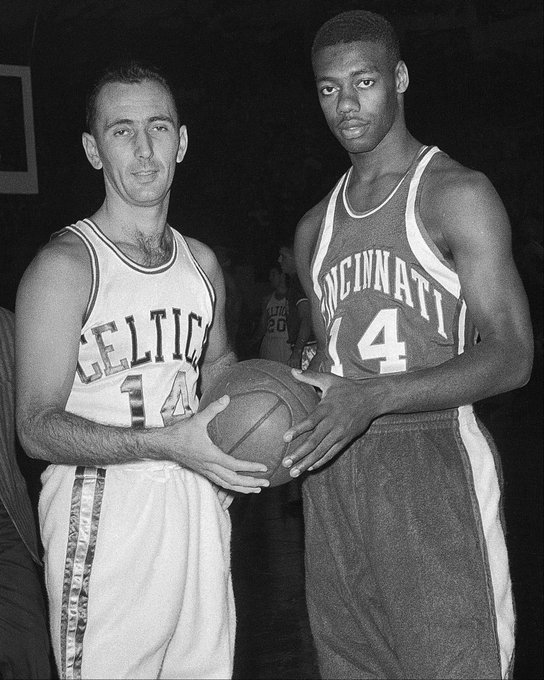 通过细腻的 通过细腻的